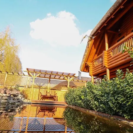 Greenwood Roenkhaz * Gárdony